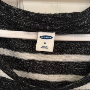 Old Navy Women's Black and White Striped Sweater